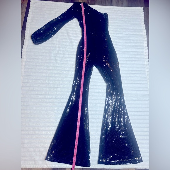 Elegant Black Sequin One-Shoulder Jumpsuit - Picture 6 of 8